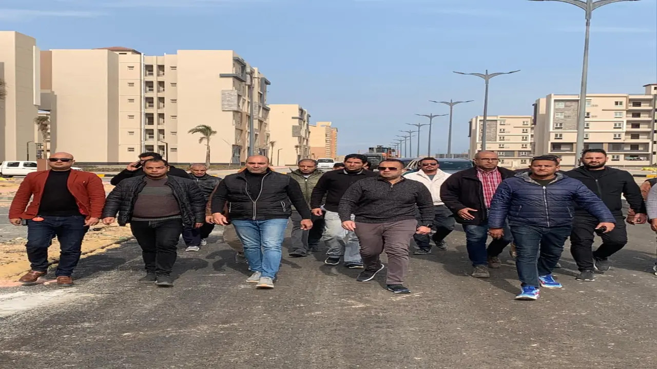 جولات ميدانية مكثفة.. رئيس جهاز العلمين الجديدة يتابع مشروعات الإسكان والطرق الجنوبية